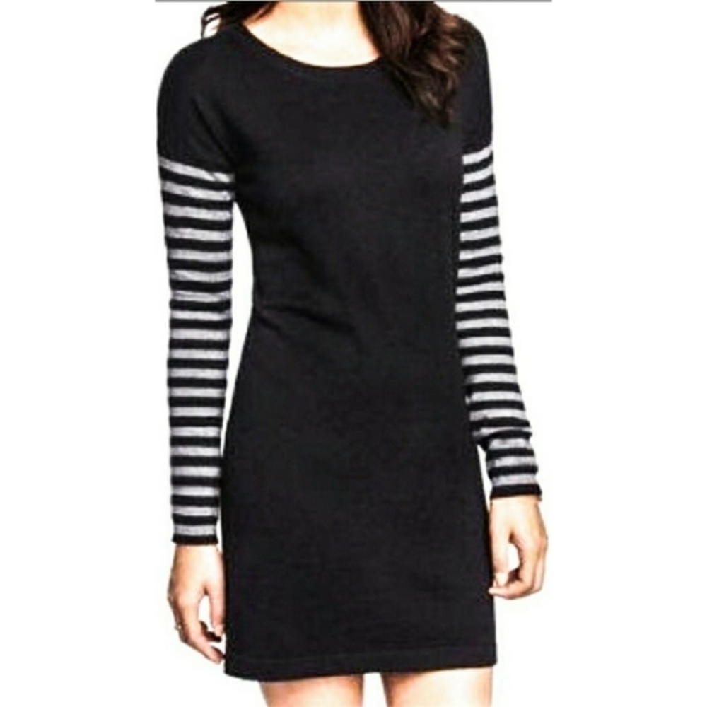 CLOSET CLOSING! Express • Black & White Striped bodycon